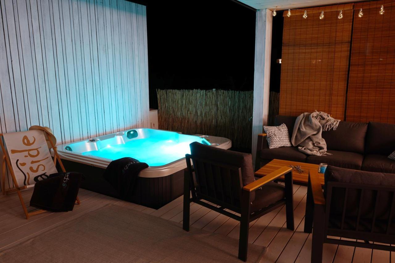 Boutique Style Eco-Beachhouse, Private Jacuzzi Privlaka  Exterior photo