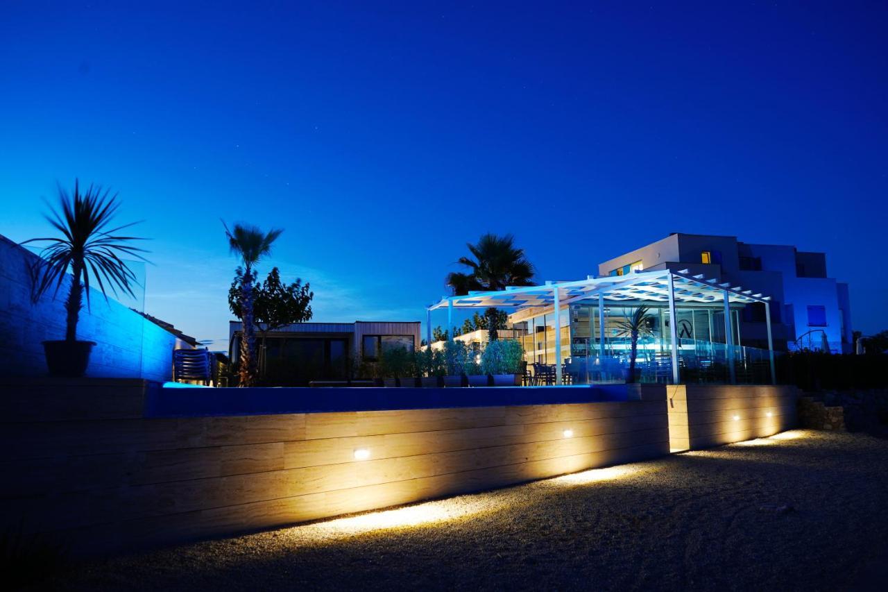Boutique Style Eco-Beachhouse, Private Jacuzzi Privlaka  Exterior photo