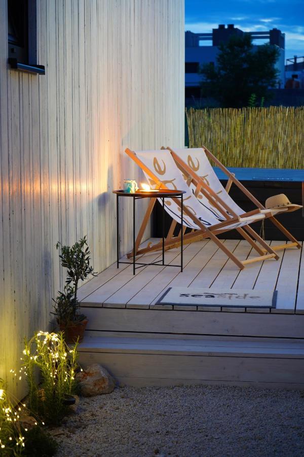 Boutique Style Eco-Beachhouse, Private Jacuzzi Privlaka  Exterior photo
