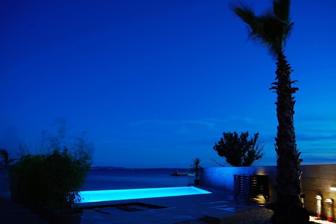Boutique Style Eco-Beachhouse, Private Jacuzzi Privlaka  Exterior photo